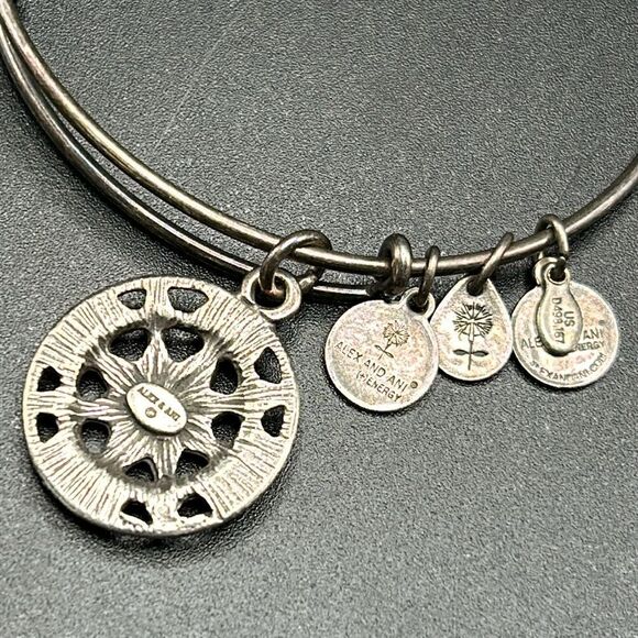 Alex And Ani Rafaelian Silver Compass Bangle Charm Adjustable Bracelet - Picture 3 of 3